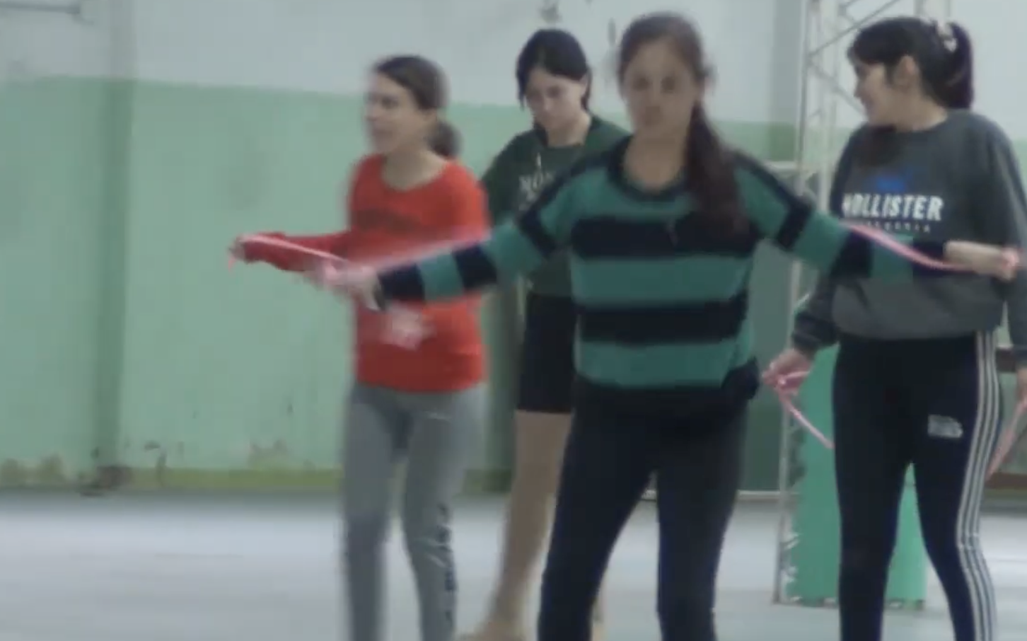 Comenzaron las clases de patín para niños y adultos en el Polideportivo de San Clemente del Tuyú